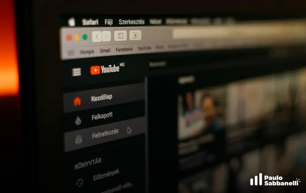Navegador Safari exibindo a página inicial do YouTube em interface no idioma húngaro