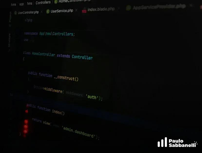 Código PHP de um controlador Laravel exibido em tela escura com pontos vermelhos