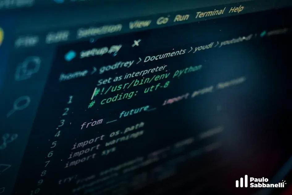Editor de código escuro exibindo o arquivo setup.py com comentários em verde e menu superior do VS Code