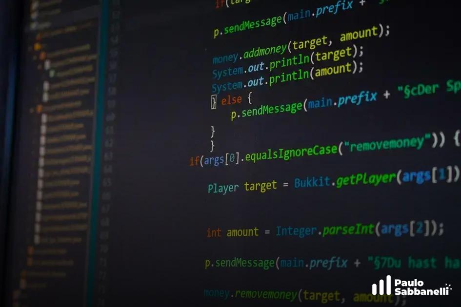 Trecho de código Java em editor escuro, com comandos de plugin como removemoney e sendMessage