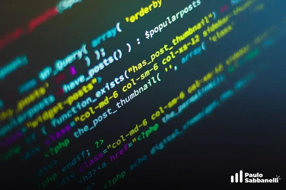 Código PHP desfocado exibindo uma consulta do WordPress para posts populares