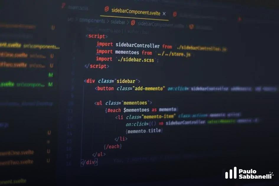 Editor de código com arquivo Svelte aberto mostrando importações e estrutura de uma barra lateral