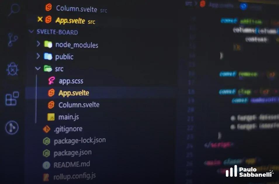 Editor de código exibindo árvore de arquivos de um projeto Svelte com componentes listados