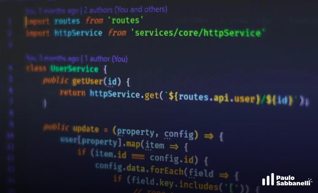 Tela de código com anotações de autoria por linha e classe UserService em TypeScript