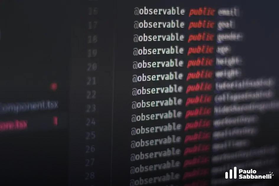 Código TypeScript com decoradores @observable em vermelho listando propriedades de um componente