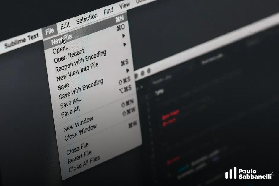 Editor Sublime Text com o menu File aberto e a opção New File destacada